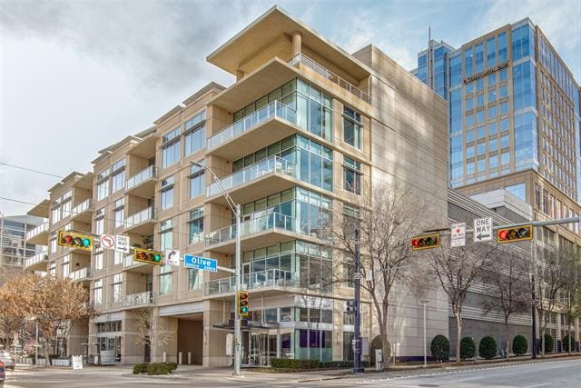 Photo - 2025 Woodall Rodgers Fwy Unidad 51