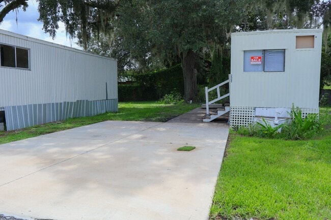 Photo - 5900 New Tampa Hwy