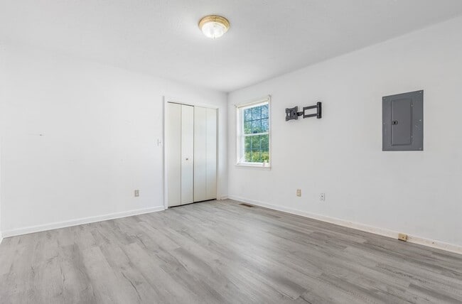 Photo - 403 S Sheridan Dr