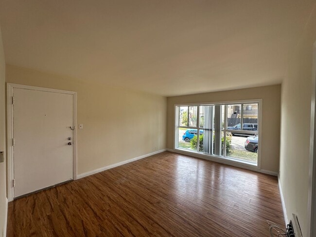 Building Photo - Lakewood Garden Apts Unit 4300 D