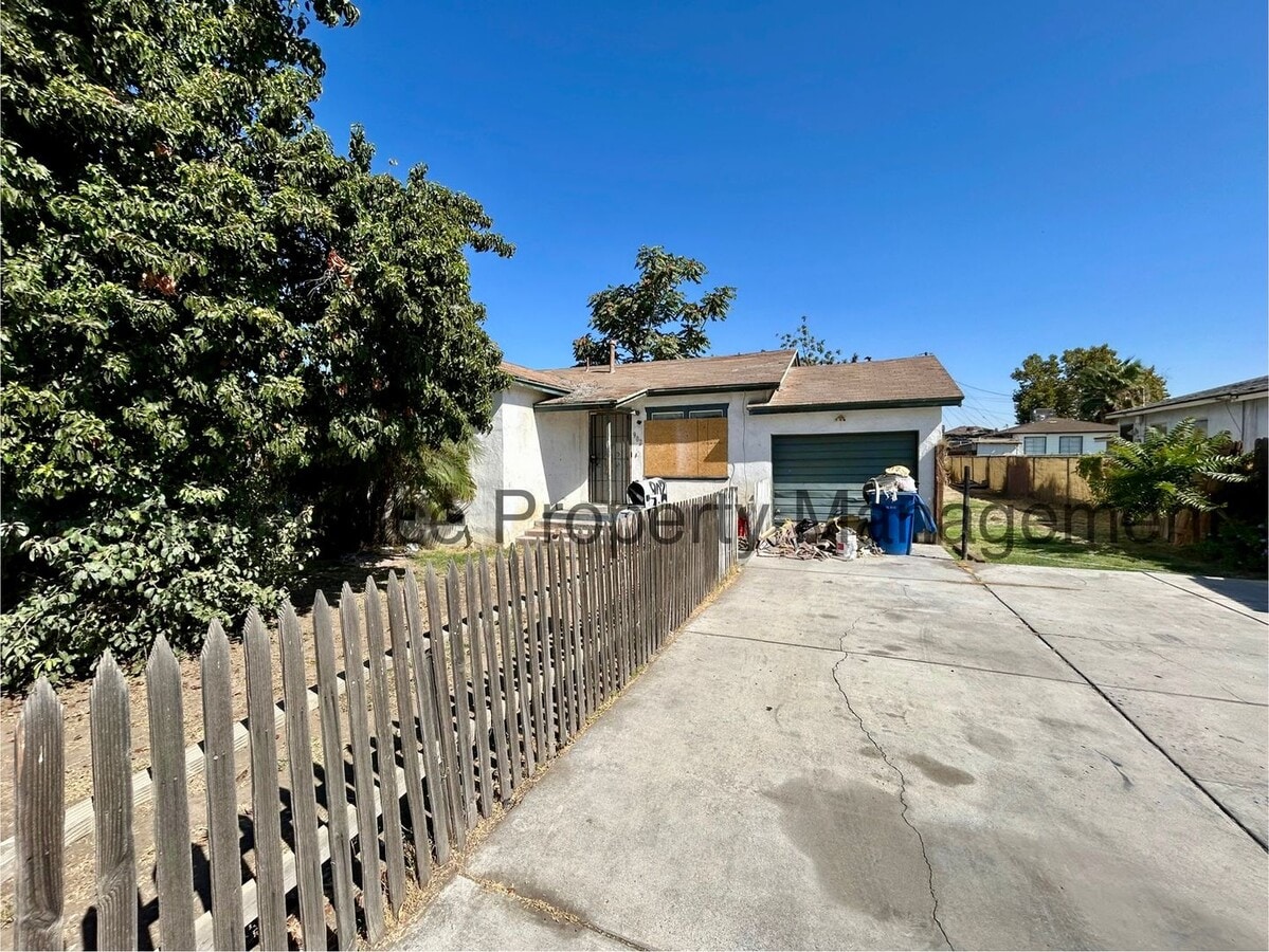 Photo - 902 Woodrow Ave