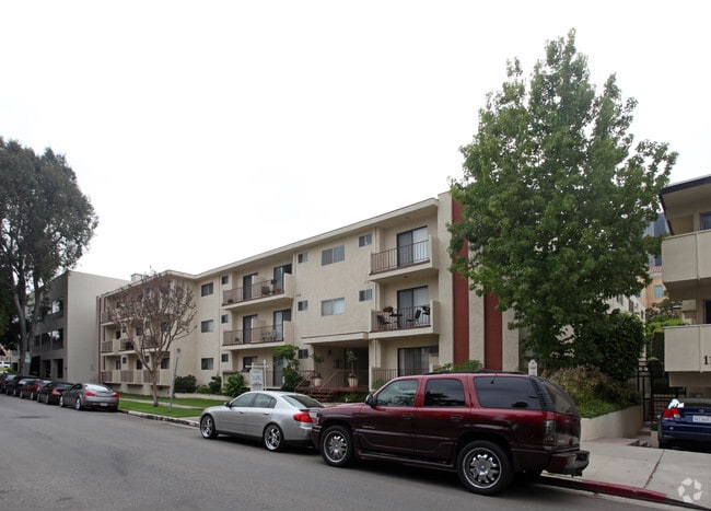 Building Photo - Mayfield Manor