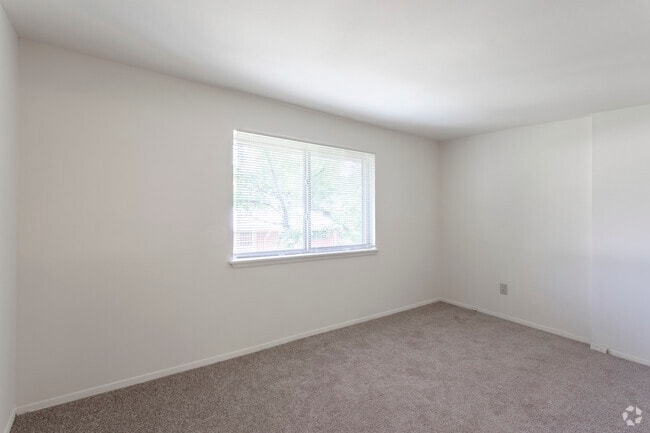 1 BR, 1 BA - 665 SF