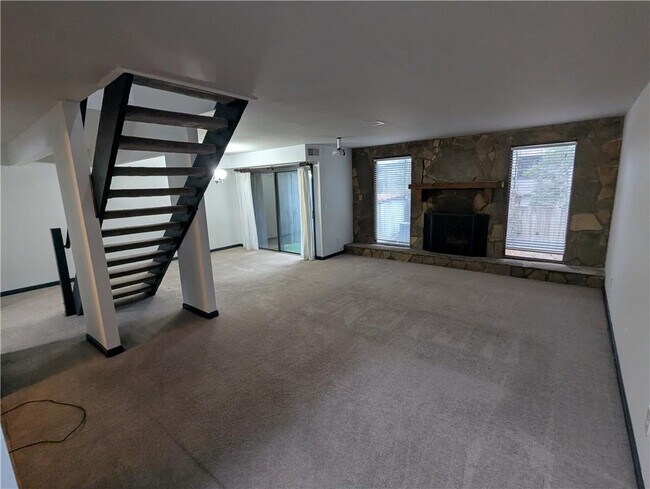 Photo - 232 Toweridge Dr SW