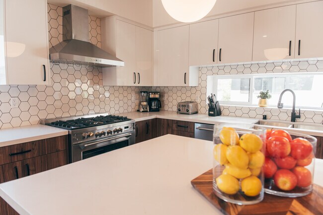 Photo - Eddy 803 Harvard Co Living