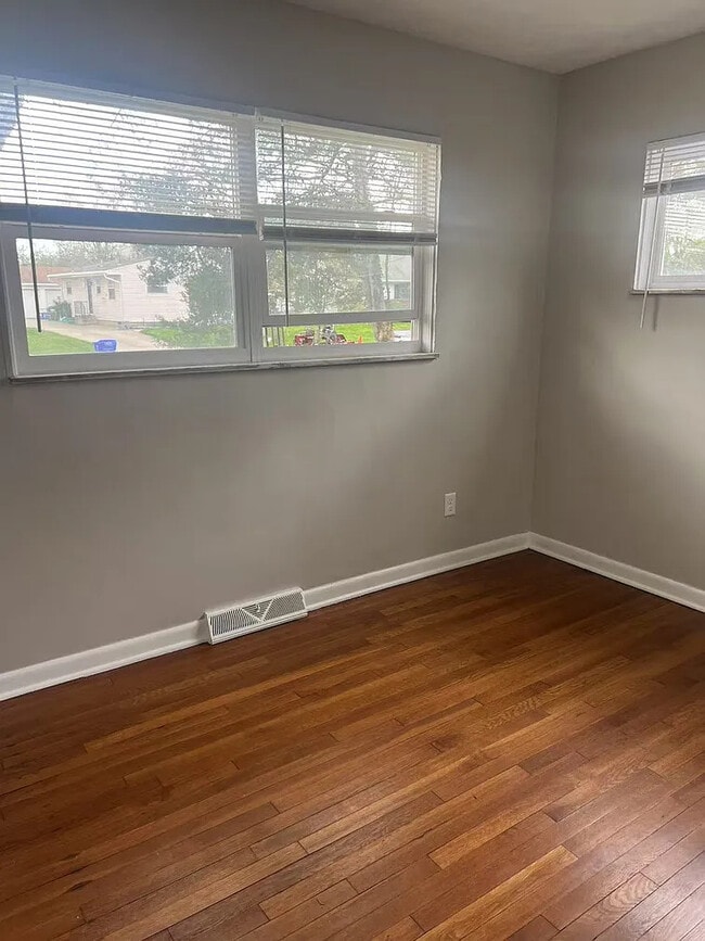 Photo - 1492 Garywood Ave