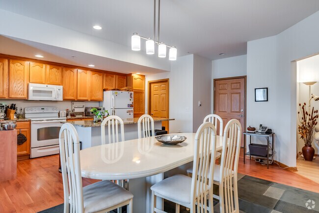 2BR, 2BA - 1,350SF - Dining Room
