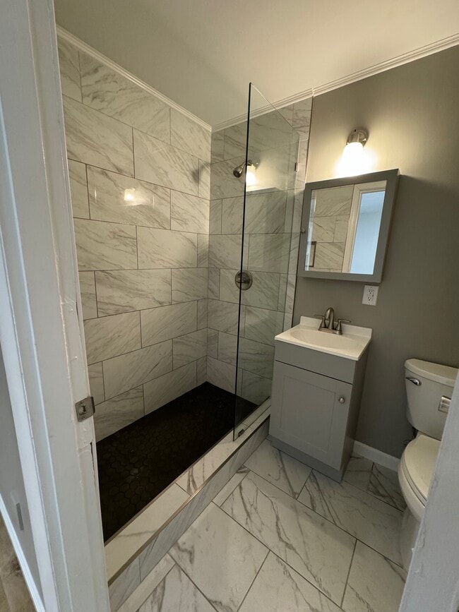 Apt. 16 - 44 Leonard Ave