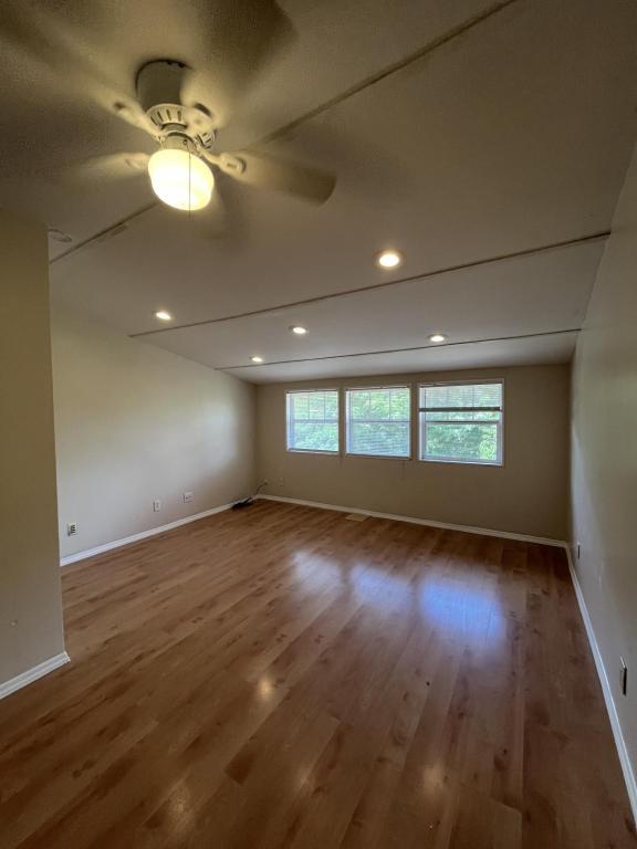 Photo - 875 S Lake Shore Way