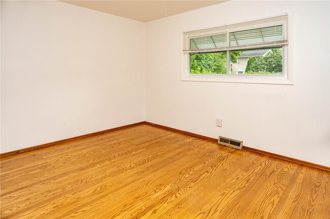 Building Photo - 36 Brendan Cir