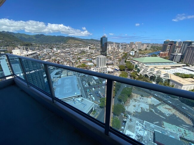 Building Photo - 1631 Kapiolani Blvd