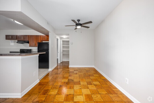 1BR, 1BA - 804SF - Dining Room