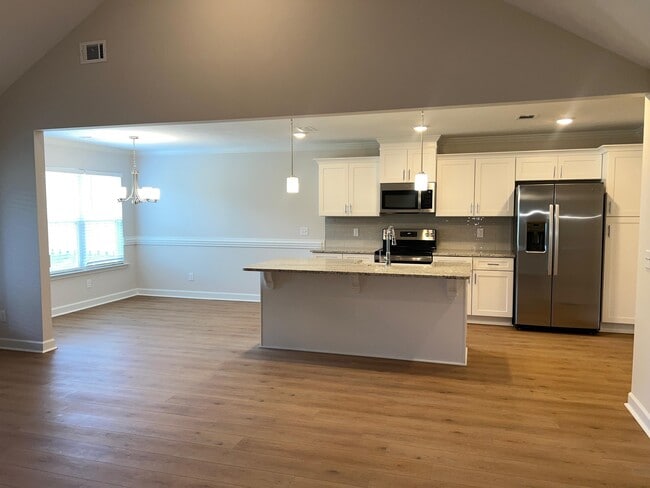 Photo - 158 Atherstone St