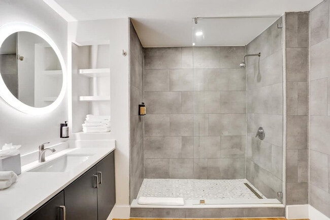 Photo - 2889 McFarlane Rd Unidad SI ID1504066P