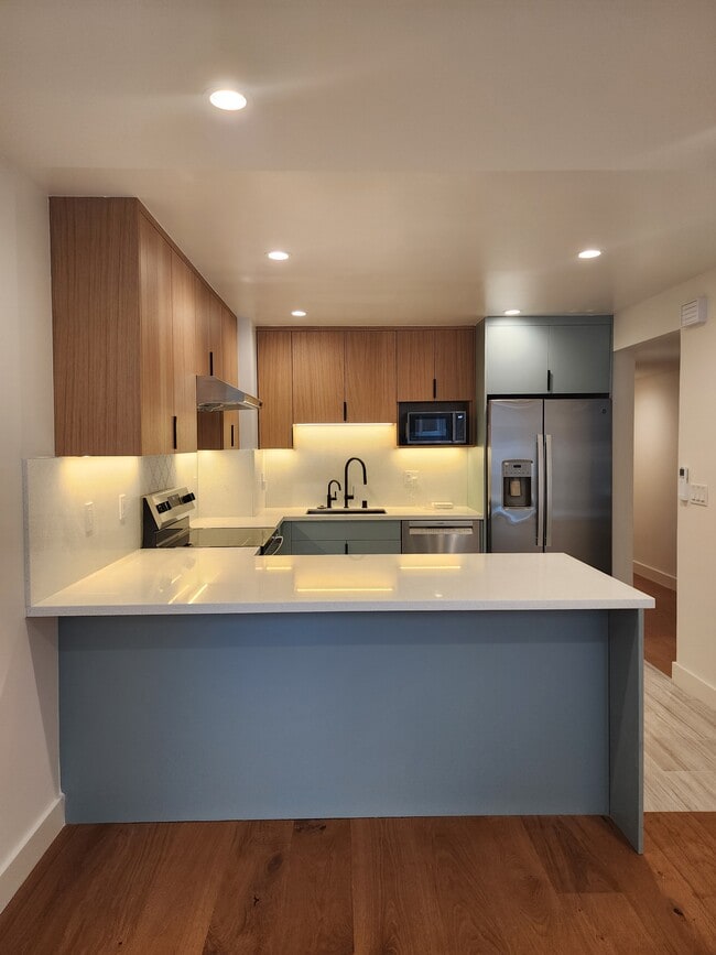 Building Photo - 475 18th Ave Unit 475A