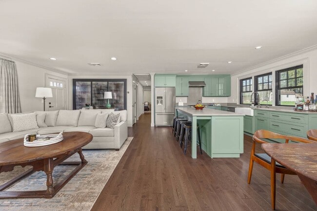 Photo - 1487 Hollow Rd