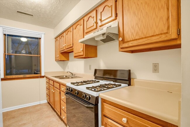 Blackhawk Commons Apartments