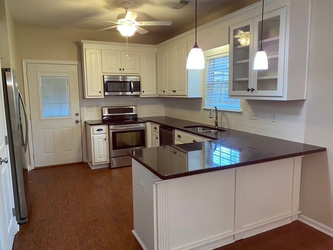 Photo - Cozy 3 Bed 2 Bath Available January 2026!