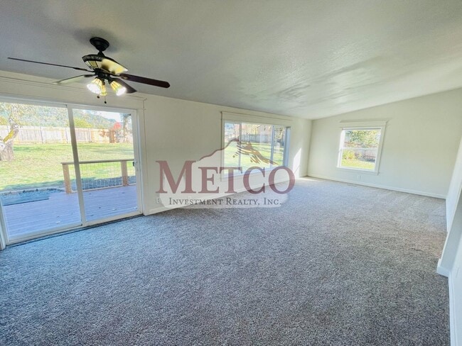 Photo - AVAILABLE NOW 3 Bedroom Manufactured Home ...