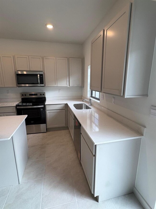 Photo - 609 W Davis Pkwy