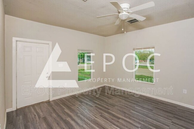 Photo - 2402 Summer Ave