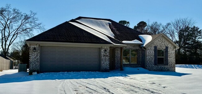 Building Photo - Cozy Rehoboth Brick Home