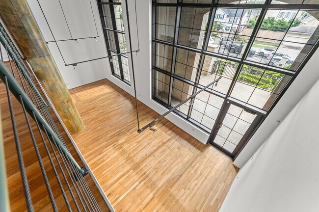 Photo - 1005 S Shepherd Dr