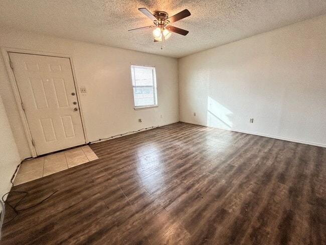 Photo - 4618 Erskine St Unidad A