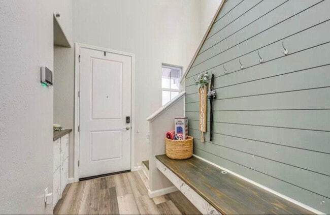 Photo - 1030 W Prescott Ave