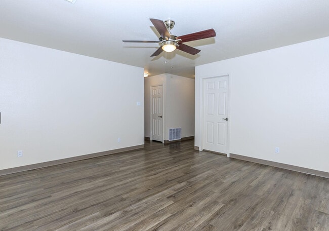 Family Room - Villas of Briar Ridge