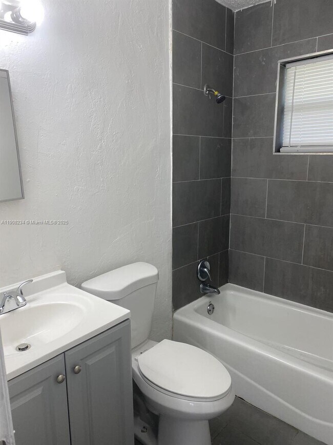 Photo - 2861 NW 15th Ct Unit 2