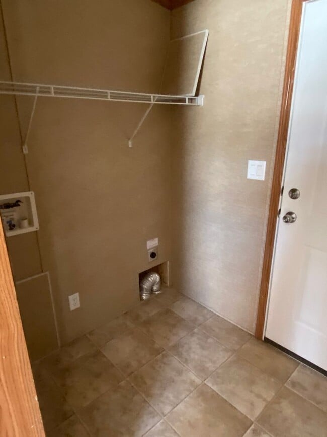 Photo - 3 bedroom 2 bath PET FRIENDLY!