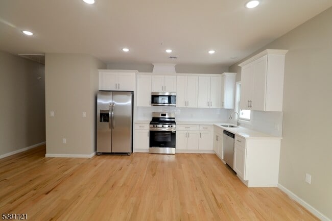 Photo - 385 Lafayette St Unit 2