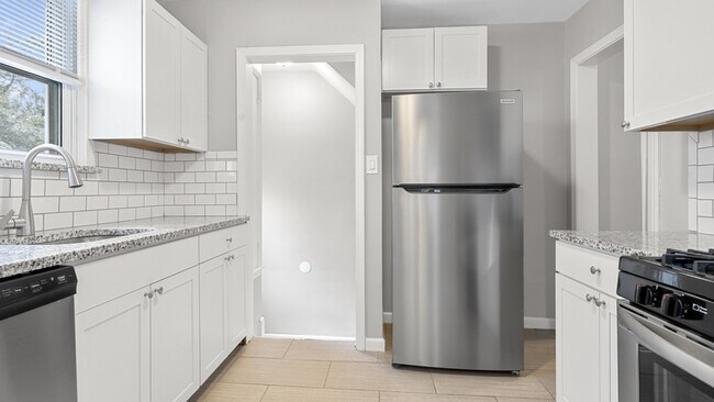 Photo - 6611 Jackson St