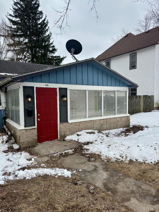 Building Photo - 44 Warrington Ave