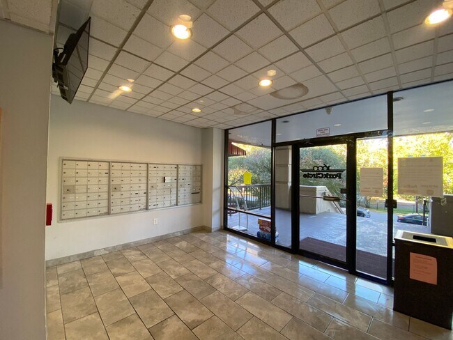 Photo - 1600 Park Cir Unidad 607