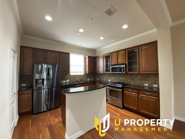 Photo - 15831 Breedlove Pl