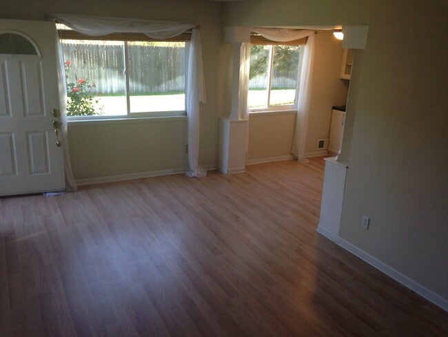 Building Photo - 3351 S Field St