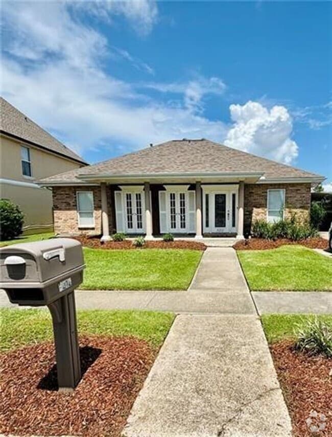 Building Photo - 3212 Debouchel Blvd Rental