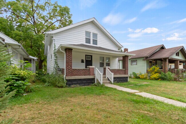 Photo - 1537 E Legrande Ave