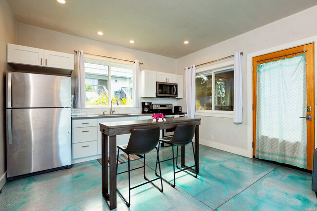 Building Photo - 614 Hana Hwy Unit Spa Cottage Rental