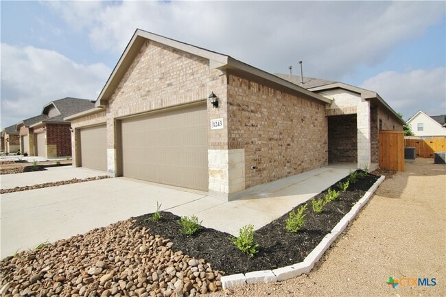 Building Photo - 1243 FM-306 E