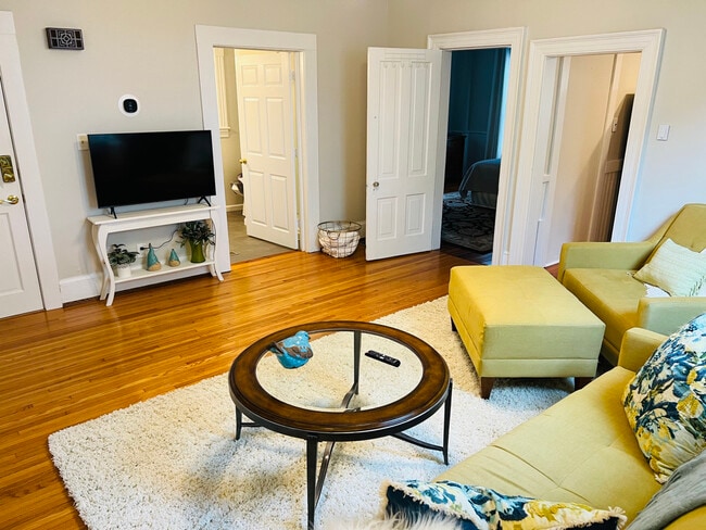 Photo - 409 Euclid Ave Unit Fully Furnished Suite A