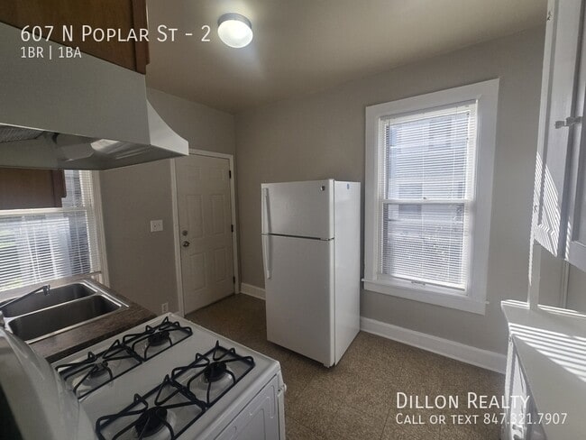 Photo - 607 N Poplar St Unit 2