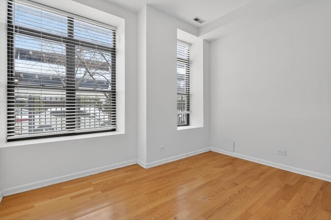 Photo - 811 W Eastwood Ave Unit 101