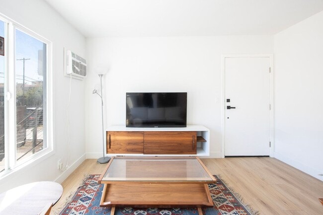 Photo - 4019 Oakwood