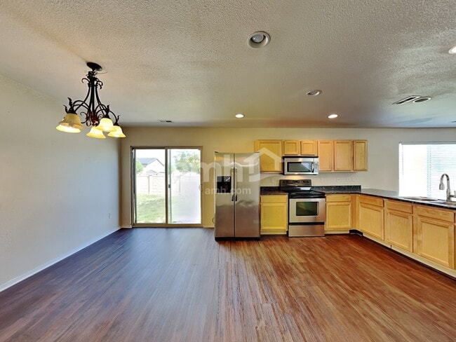 Photo - 1006 W 180 S