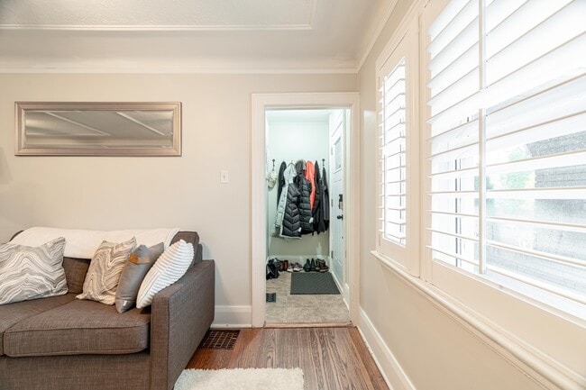 Building Photo - 571 St James St Unit Main