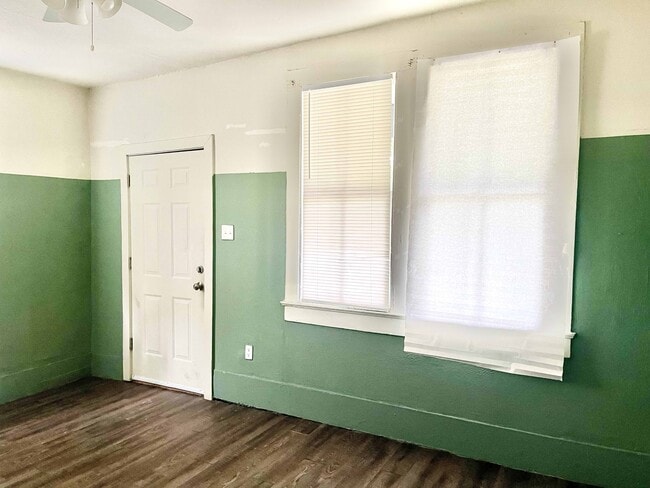 Photo - 814 S 16th St