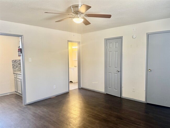 Photo - 1005 Spooner St